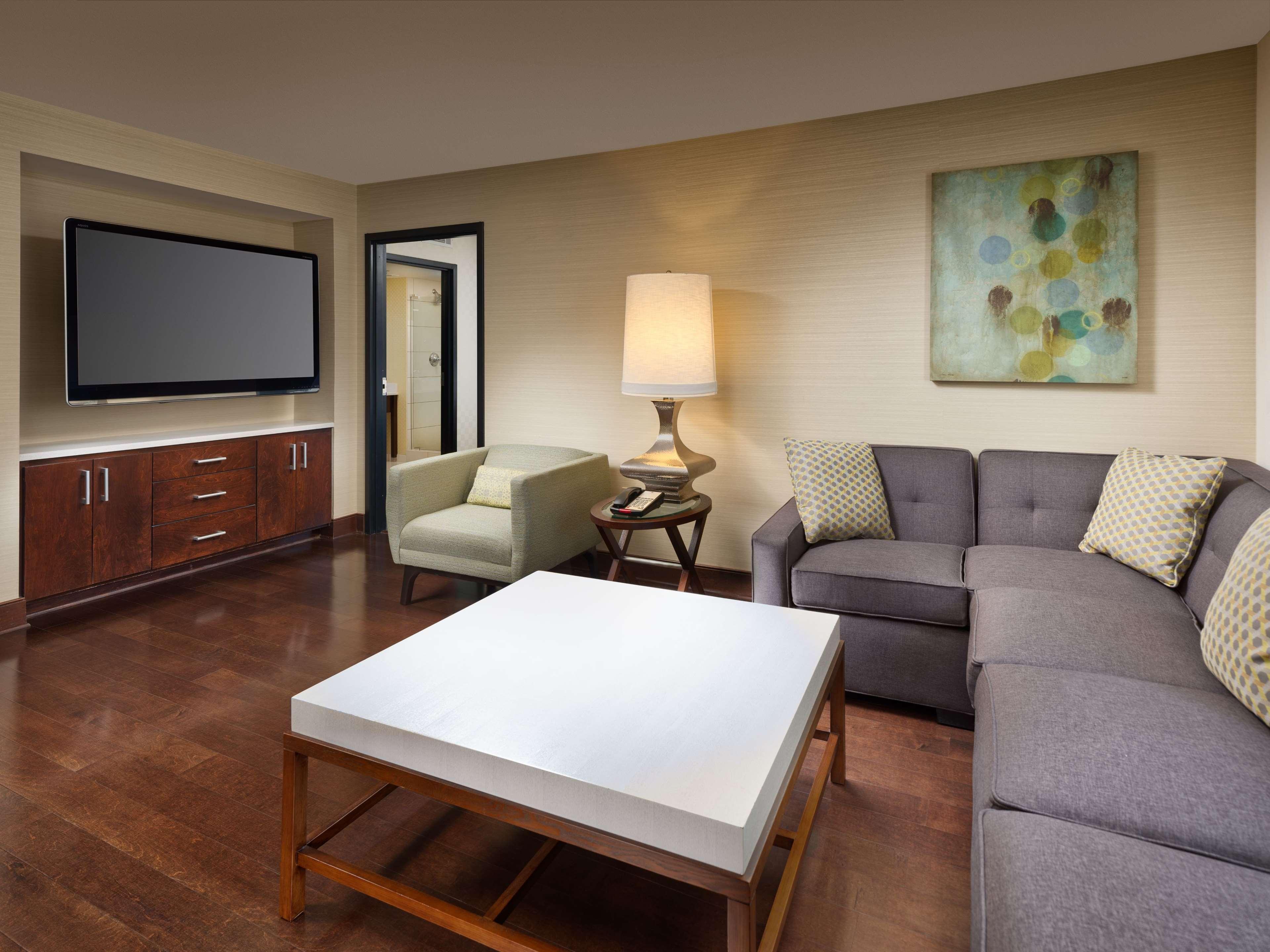 Doubletree By Hilton Hotel Chattanooga Downtown Bagian luar foto