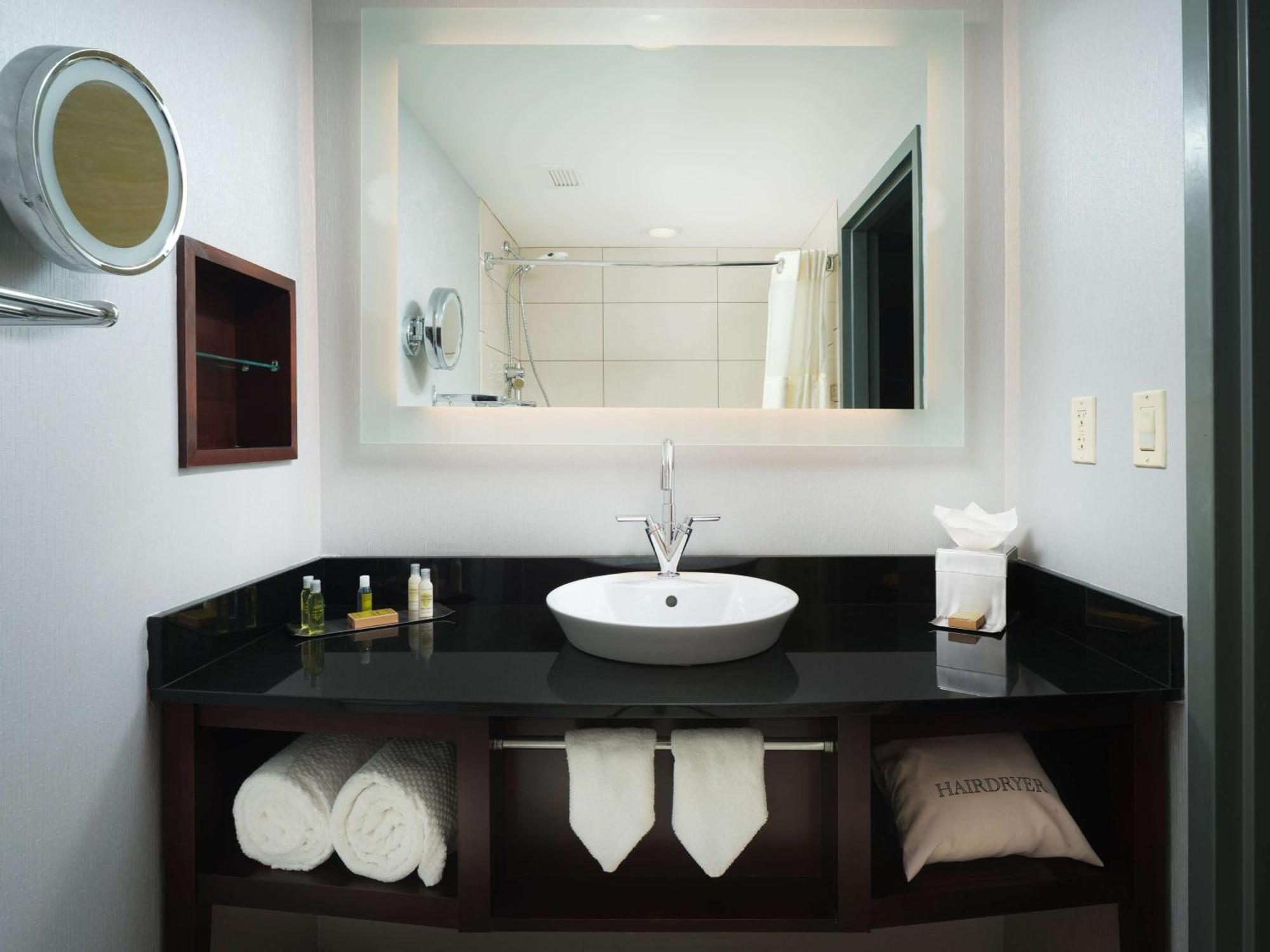 Doubletree By Hilton Hotel Chattanooga Downtown Bagian luar foto
