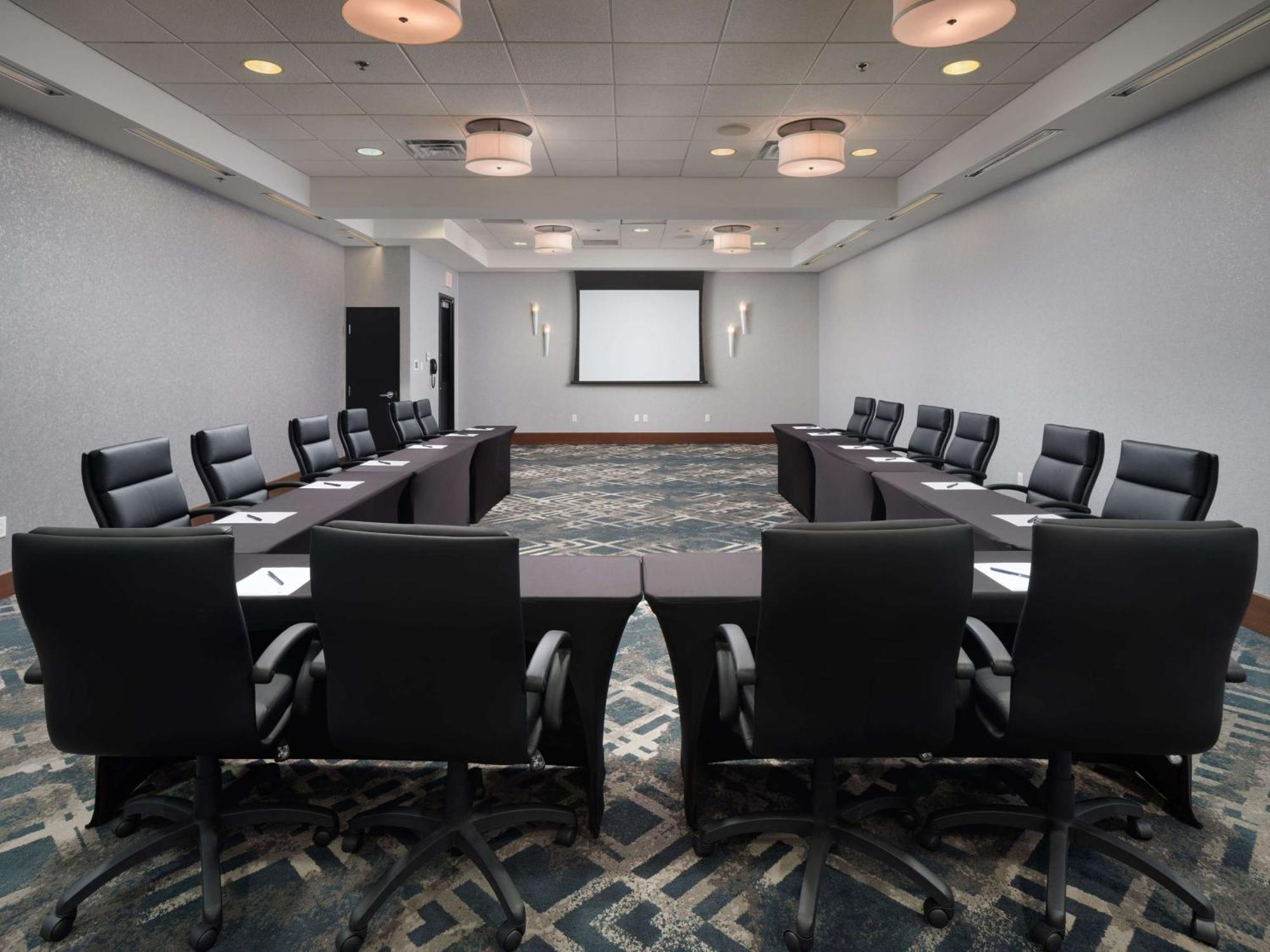 Doubletree By Hilton Hotel Chattanooga Downtown Bagian luar foto