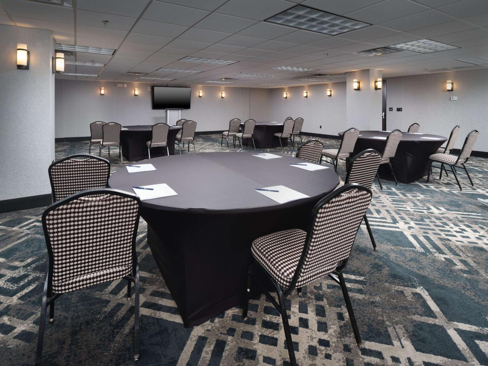 Doubletree By Hilton Hotel Chattanooga Downtown Bagian luar foto