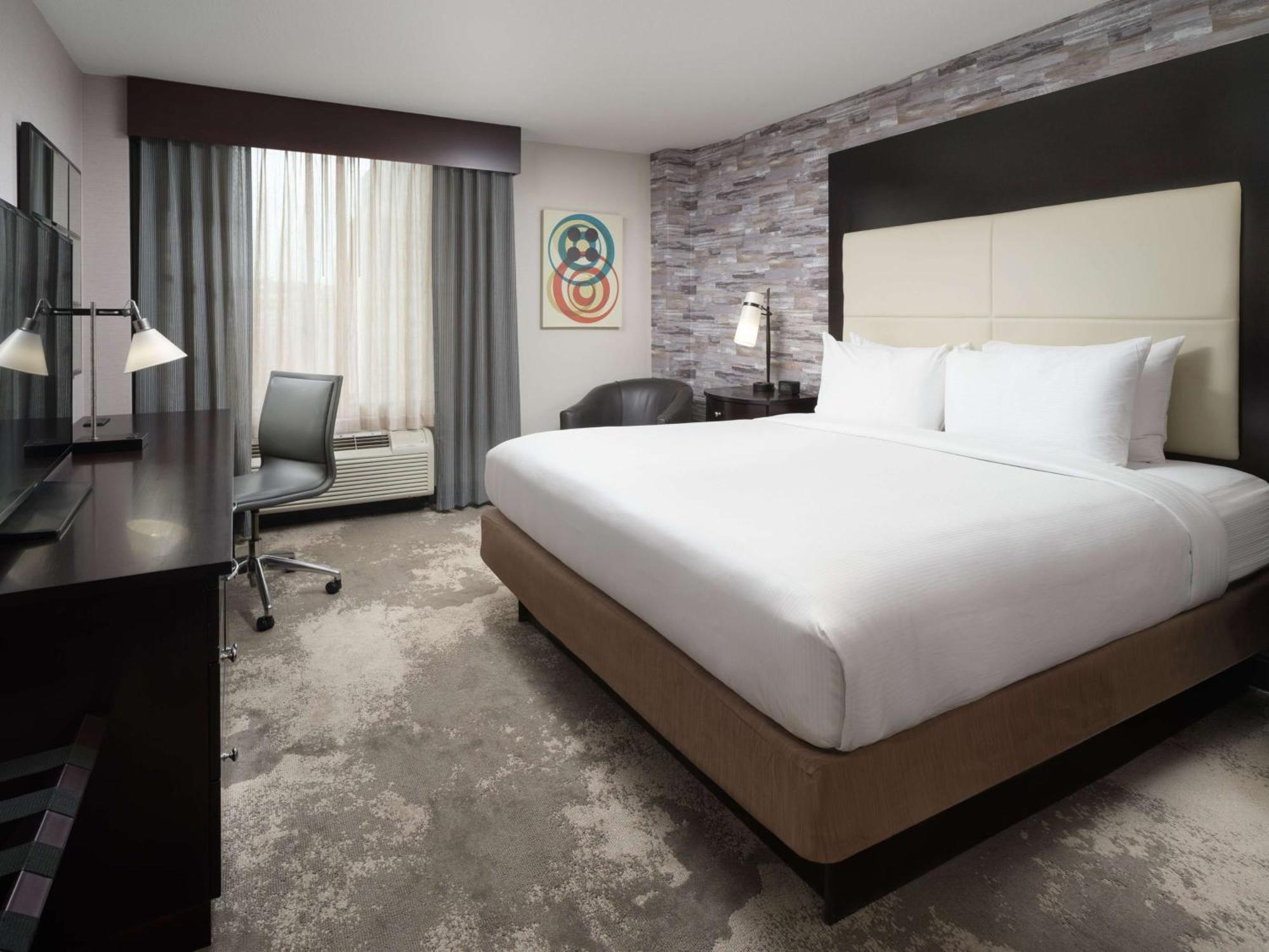 Doubletree By Hilton Hotel Chattanooga Downtown Bagian luar foto