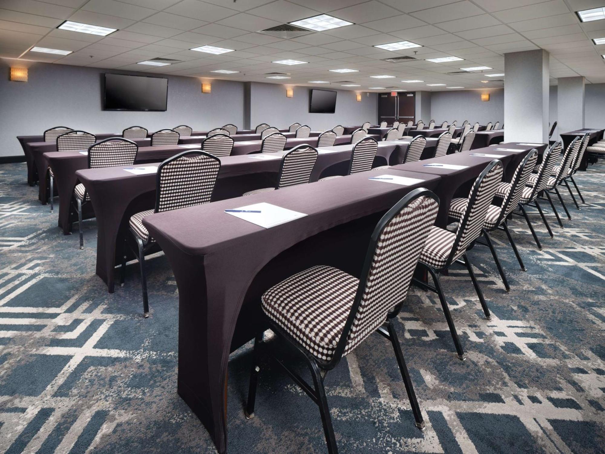 Doubletree By Hilton Hotel Chattanooga Downtown Bagian luar foto