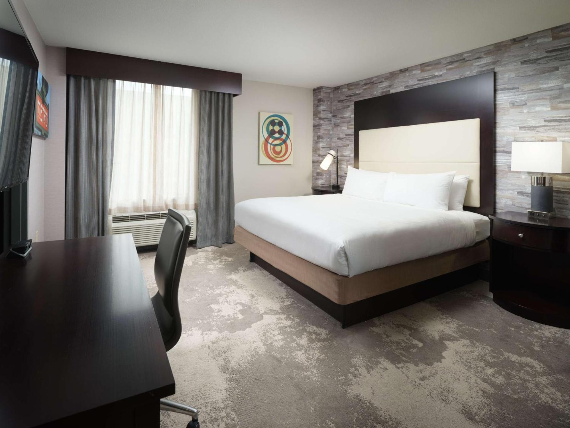 Doubletree By Hilton Hotel Chattanooga Downtown Bagian luar foto