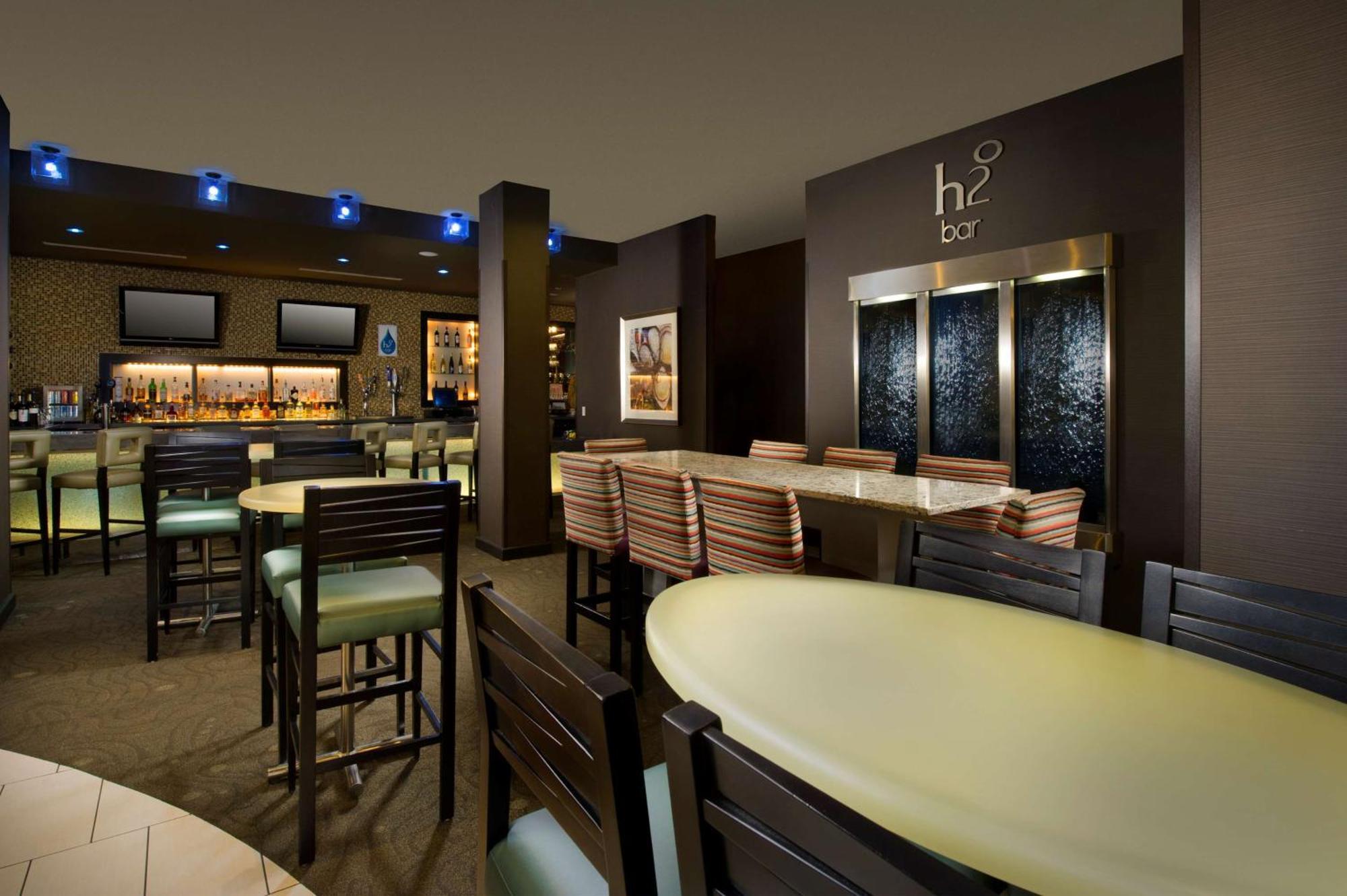 Doubletree By Hilton Hotel Chattanooga Downtown Bagian luar foto